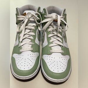 Men’s 8.5 or Women’s 10 Nike Dunk High Honeydew Retros like new